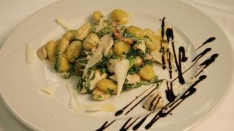 Gnocchi se �pen�tem ku�ec�m masem